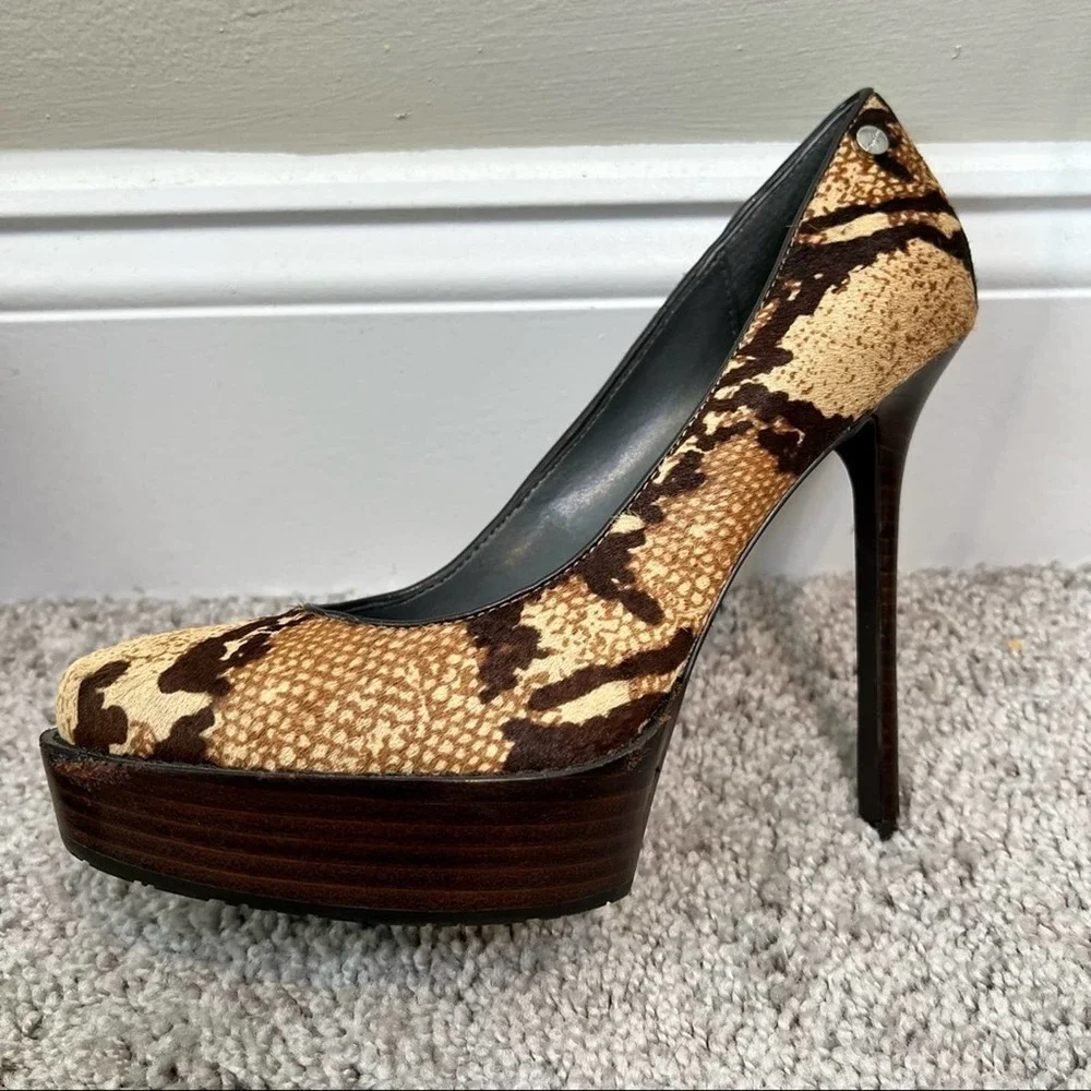 Calvin Klein animal print platform shoes size 7.5   #024-1